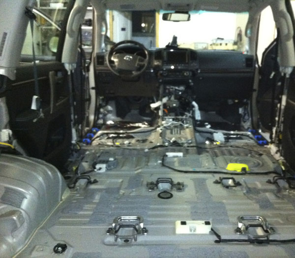 Toyota Landcruiser 200 салон