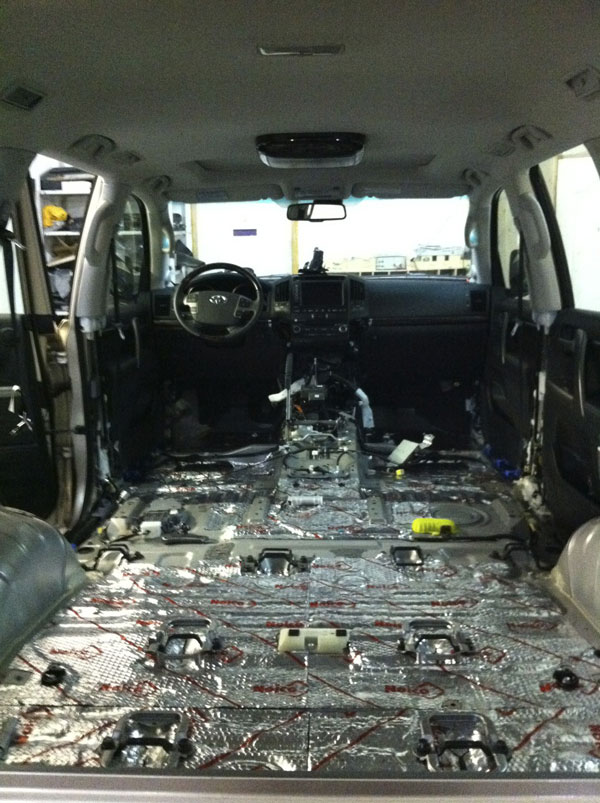 Toyota Landcruiser шумка